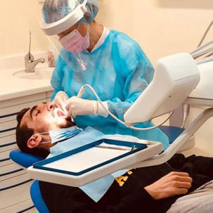 Teeth in an hour. German Dentist Marbella, San Pedro